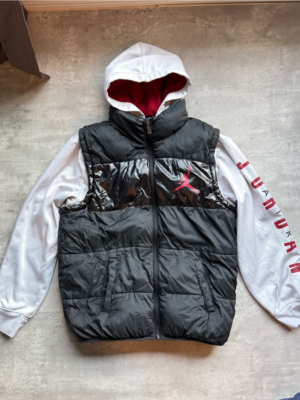 Jordan Air Kids Puffer Jacket Hooded Fleece Lined Black White Red Size L 12-13Y
